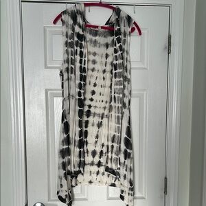 Saint Tropez West Black and White Swim Coverup with hood.